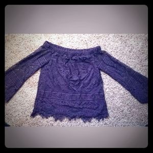 Plum lace off the shoulder top 😍
